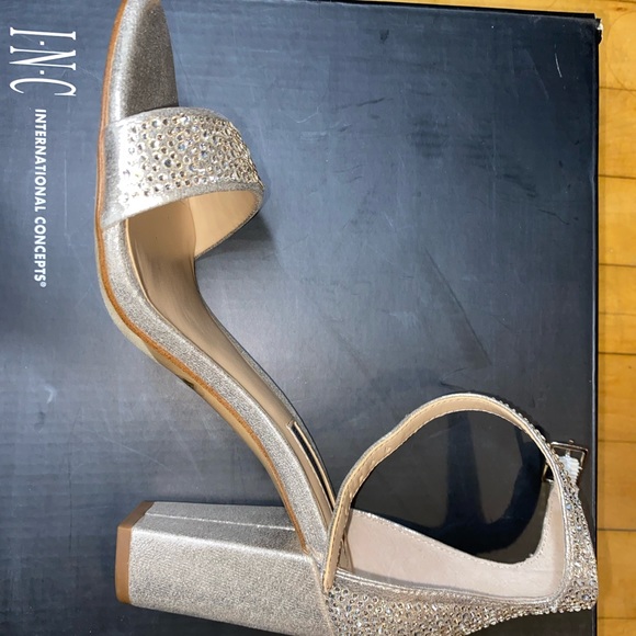 Macy’s Open Toe Gold Heels - Picture 3 of 16